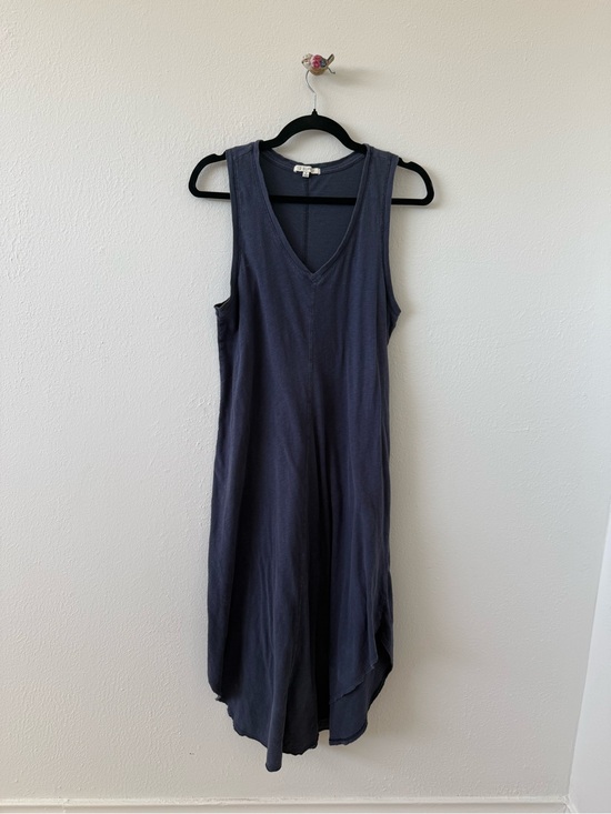 Z Supply Dresses & Skirts - Z Supply Sleeveless V-Neck Casual Midi Dress in Navy